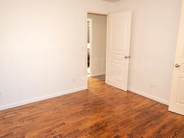 4840 N 8th St — Photo 33