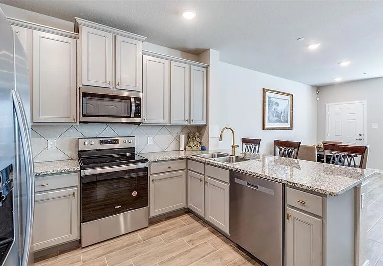 2921 Mare Dr — Photo 10
