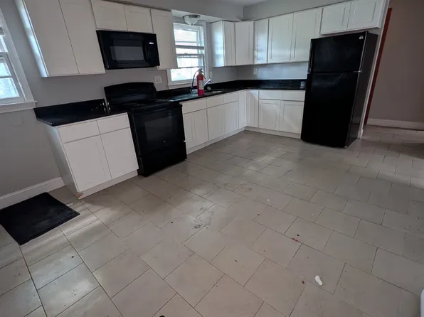 148 Bradford Ave, East Haven, CT