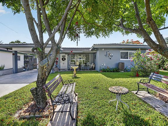 3rd image of 4760 NE 5th Avenue
