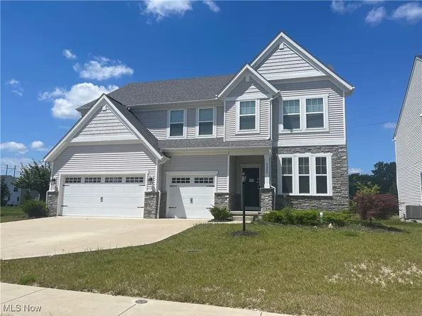 8988 Leatherleaf Dr, Columbia Station, OH 44028