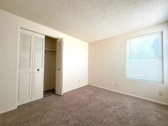 2126 N Villas Ln — Photo 9