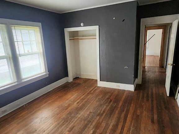 3rd image of 205 Maple Ave