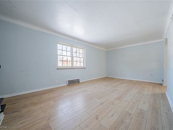 4th image of 20900 Priday Ave