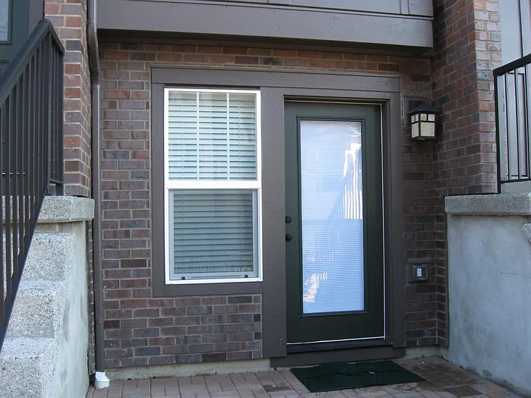1306 Brooklyn Walk NE — Photo 3