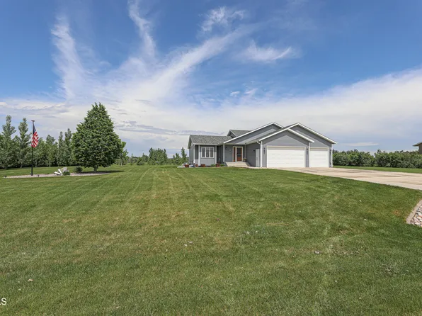 5302 Beaver Creek Rd, Bismarck, ND 58504