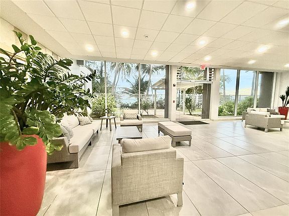 2nd image of 3103 Avenue Isla Verde #306