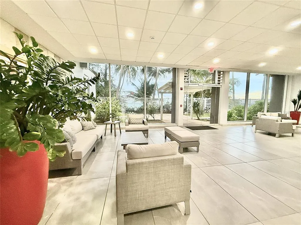Building Photo - 3103 Avenue Isla Verde #306