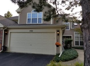 746 Clover Hill Ct, Elk Grove Village, IL 60007