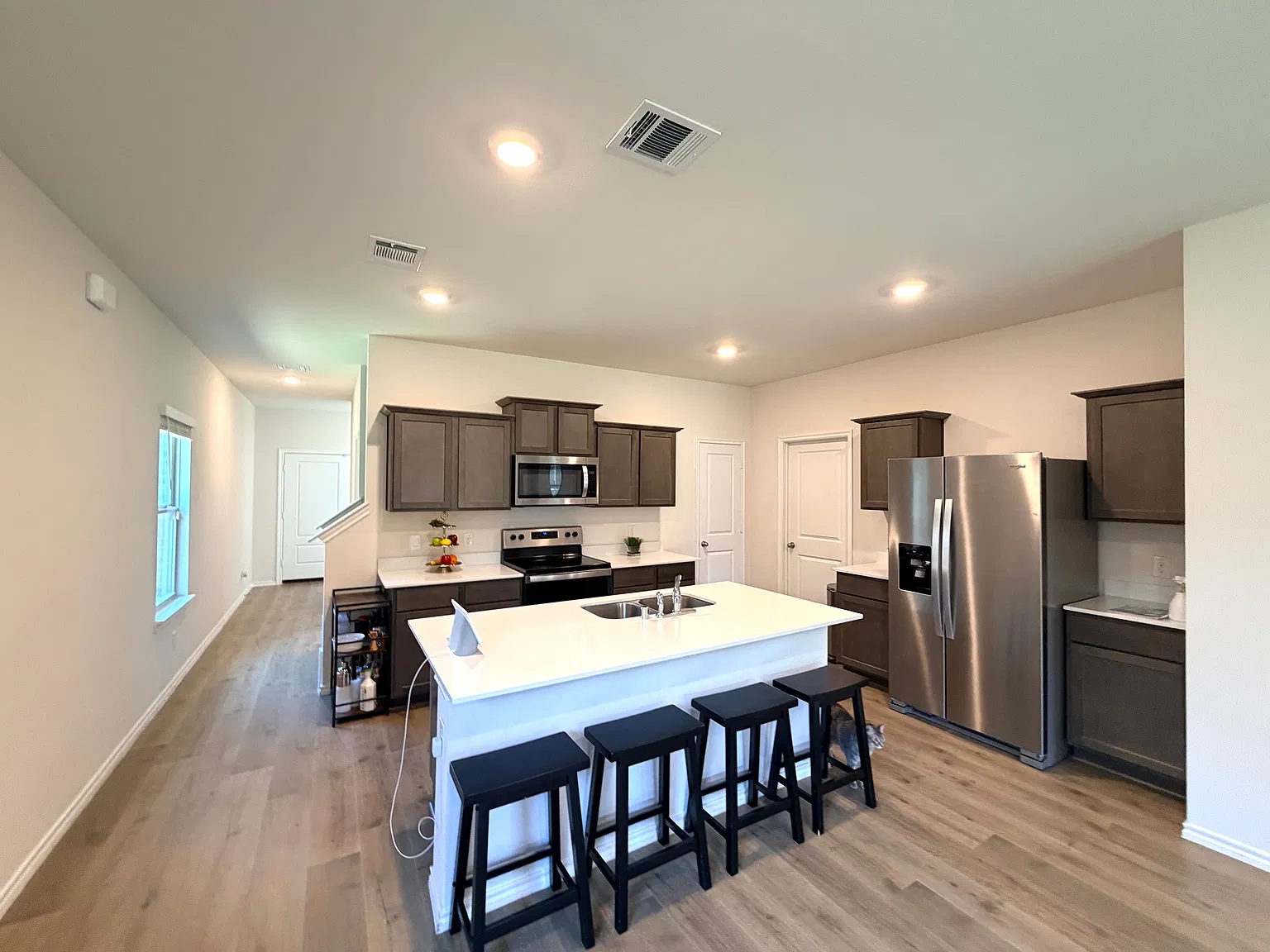 816 Country Rd — Photo 3