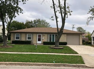 407 Ridge Cir, Streamwood, IL 60107