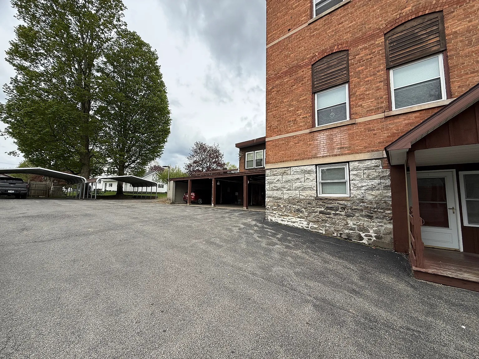 3 bed, 900 sqft, $1,500 — Photo 4