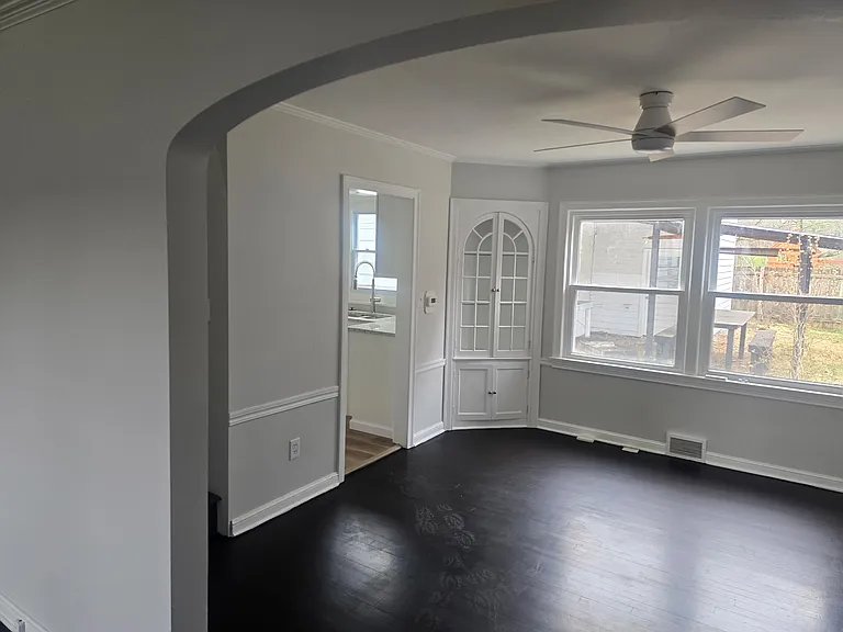 3950 Riverside Dr — Photo 7