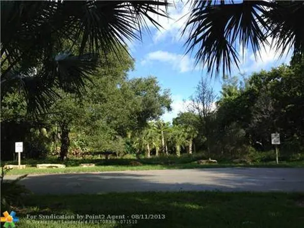 213 Rose Dr, Fort Lauderdale, FL 33316