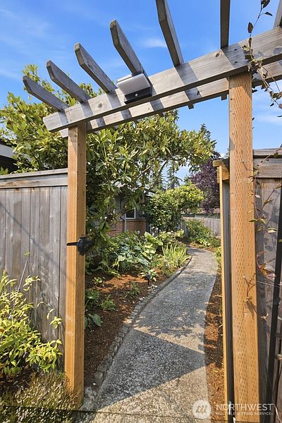 4th image of 2411 156th Avenue SE