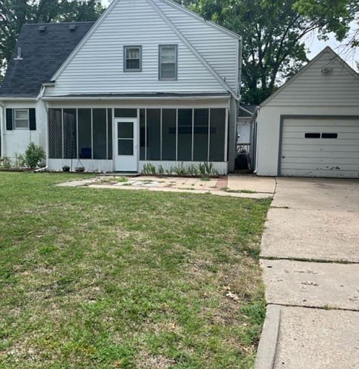 1702 W 12th Ave, Emporia, KS 66801 | Zillow