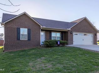 6642 Ruby June Ln, Corryton, TN 37721