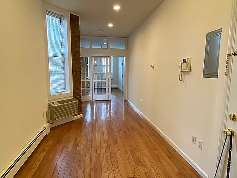 22-03 25th Rd #1R — Photo 1