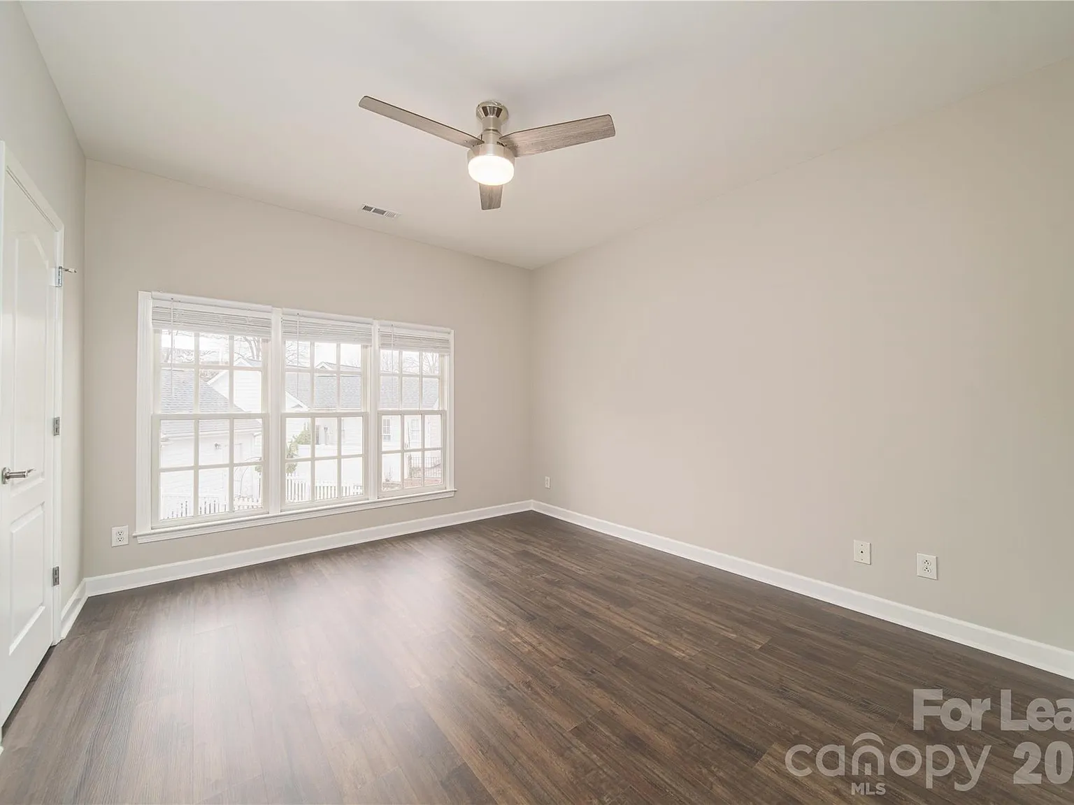2 bed, 2.5 bath, 1258 sqft, $2,100 — Photo 4