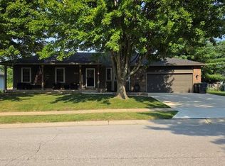 809 SW Hereford Dr, Grain Valley, MO 64029