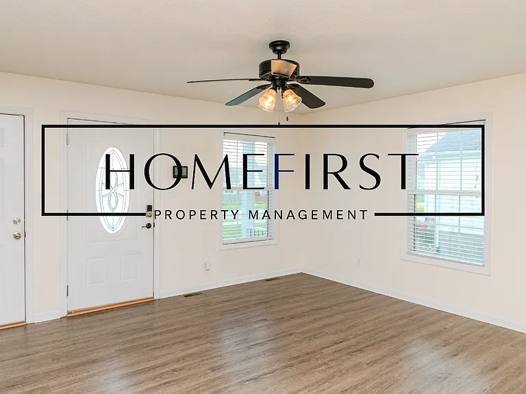 112 Newport Ln — Photo 4