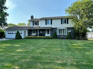 305 Southridge Dr, Rochester, NY 14626