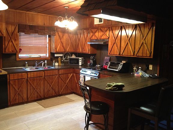Kitchen with dishwasher