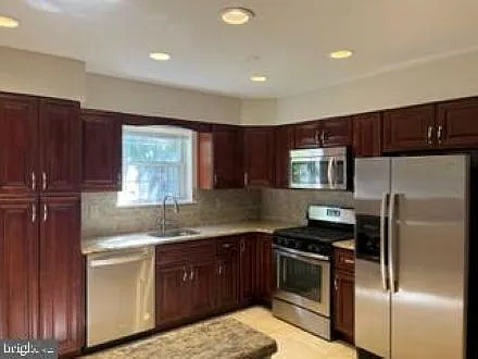3 bed, 1896 sqft, $3,250 — Photo 3