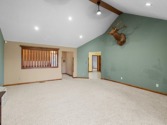 5th image of 75 Rich Rd