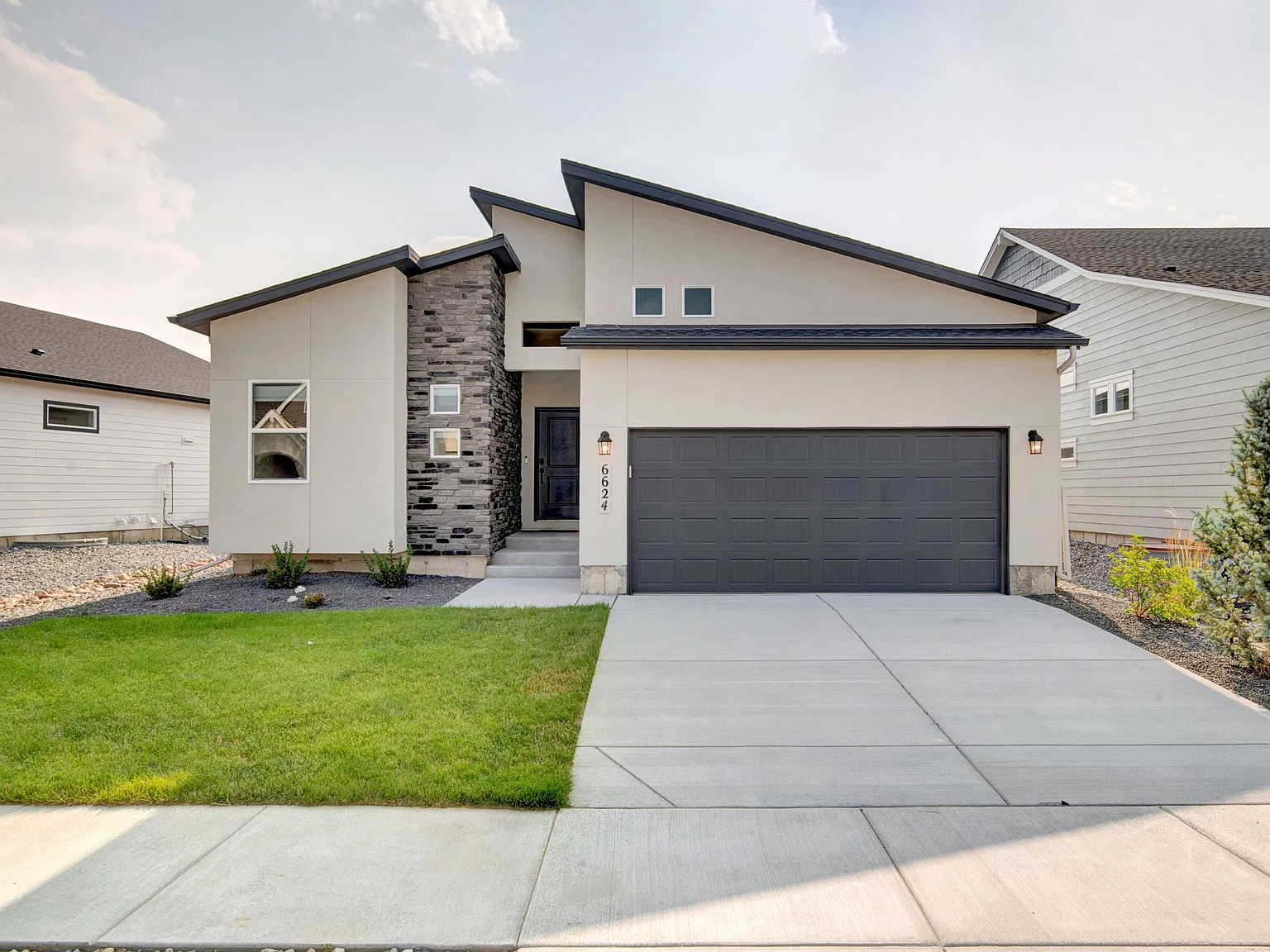 4 bed, 2739 sqft, $2,850 — Photo 1