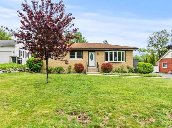 1173 Highland Rd, Mundelein, IL 60060