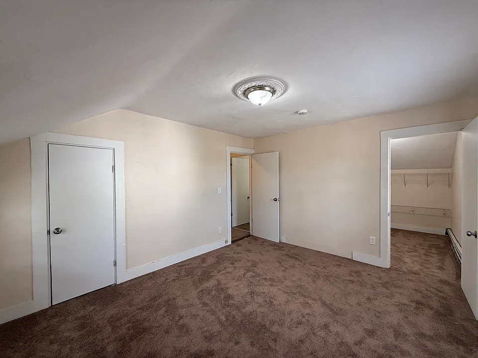 Bedroom (2nd Floor)