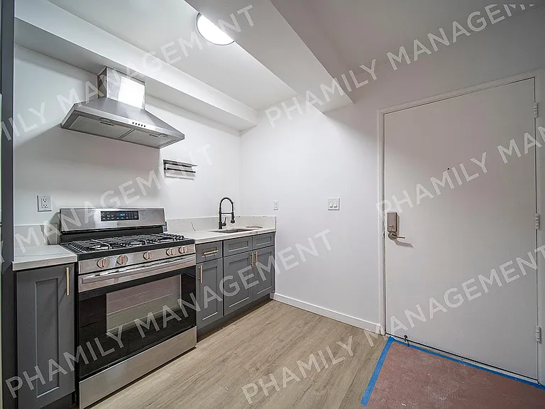 167 S Oak Knoll Ave #2 — Photo 3