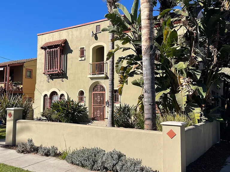 1153 1/2 N Coronado St — Photo 13