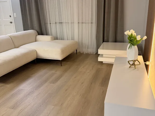 2525 W Bay Dr, Largo, FL