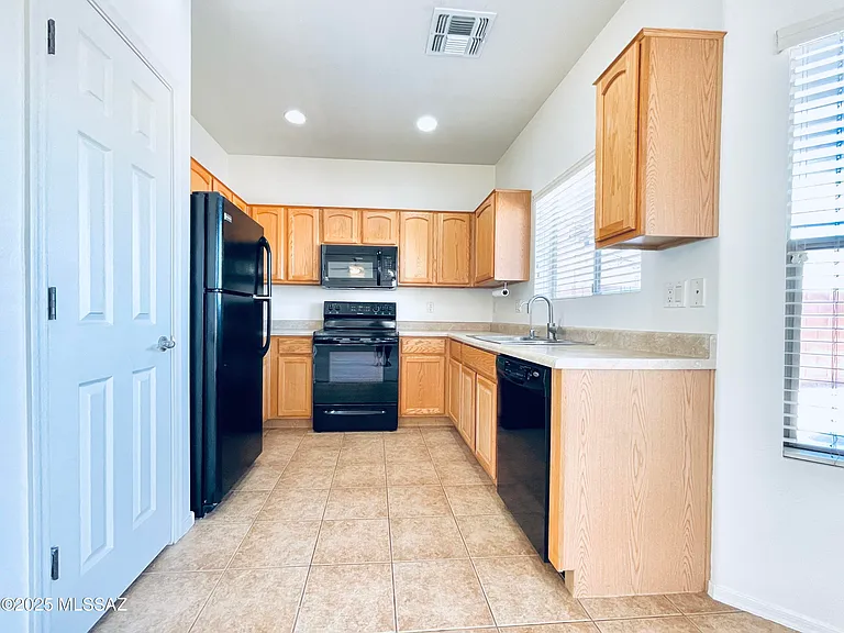 5079 N Cliffed River Dr — Photo 11