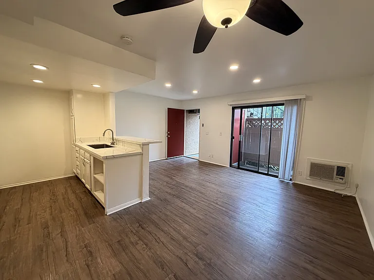 2843 C St #2 — Photo 1