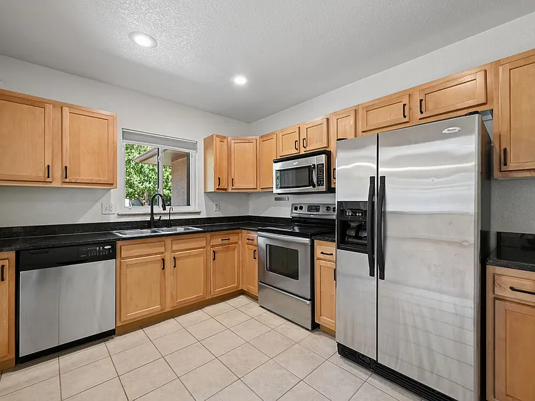 840 N Krameria St — Photo 65