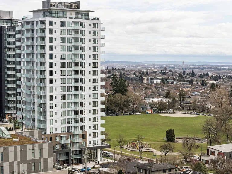 5670 Cambie St — Photo 48