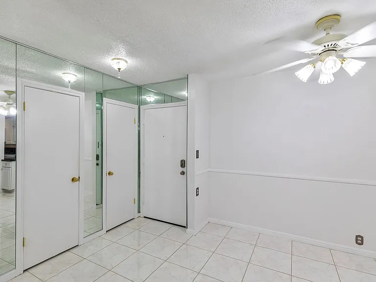 2601 Bellefontaine St #C104 — Photo 10