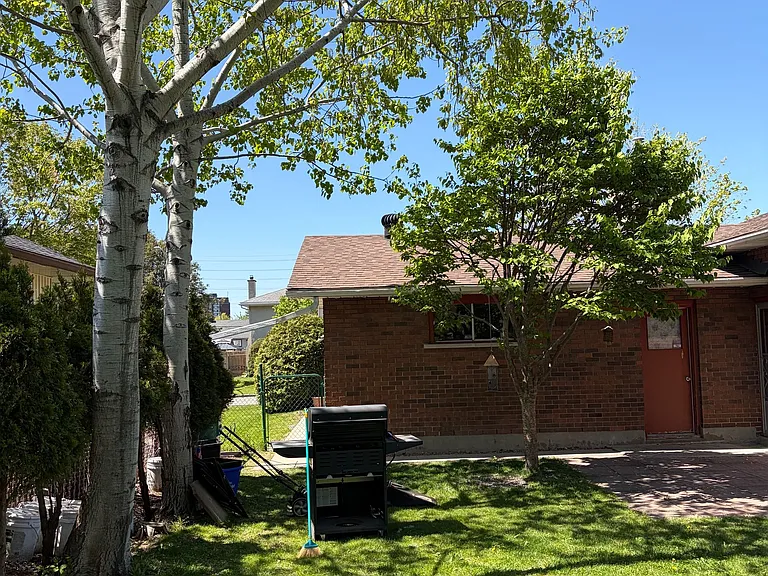 2175 Martha Ave #B — Photo 12