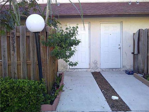2nd image of 331 W Cypress Way