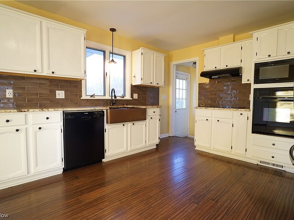 411 Hood Dr, Canfield, OH 44406 Zillow