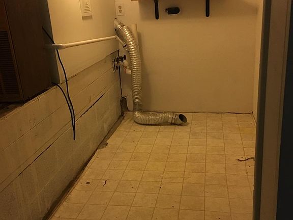 5th image of 128 Westwood Dr #B