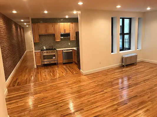 Rented by PMG Real Estate  | media 60