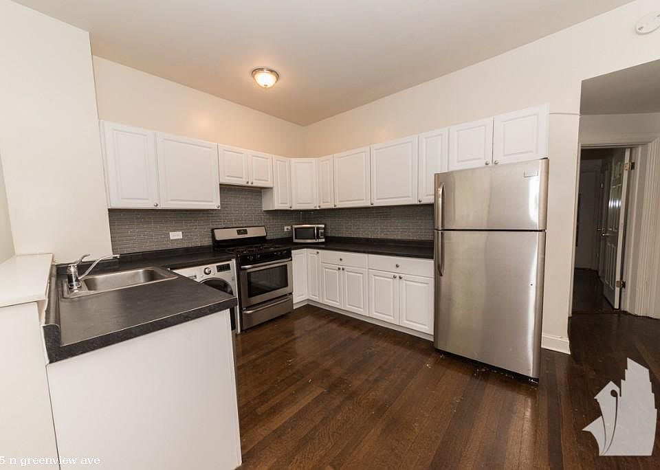 1st image of 3815 N Greenview Ave #125