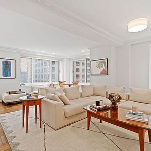 106 Central Park S APT 9I, New York, NY, 10019