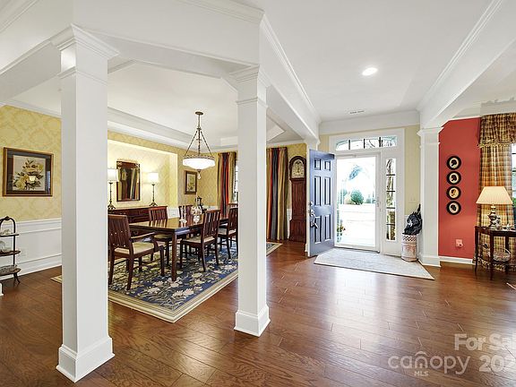 4th image of 7228 Shenandoah Dr