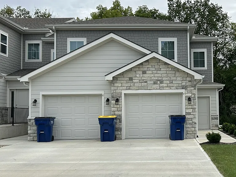 8679 Golden Ln — Photo 1