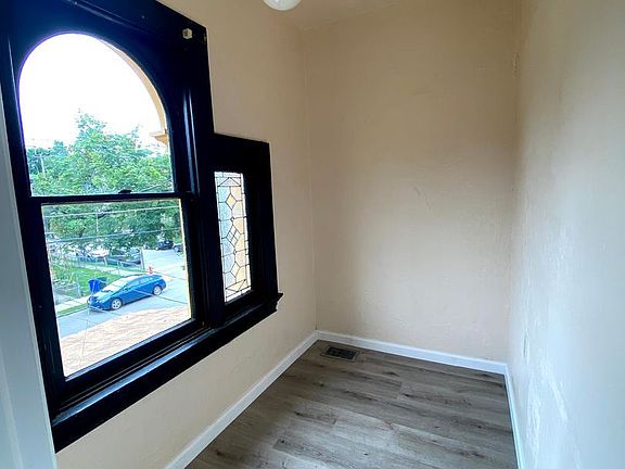 4th image of 314 E End Ave APT 2